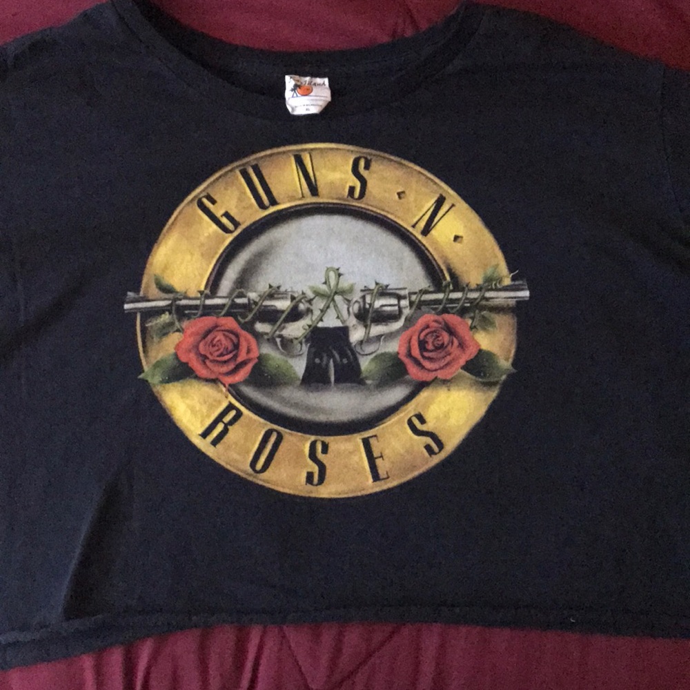 Cute Guns-N-Roses crop top